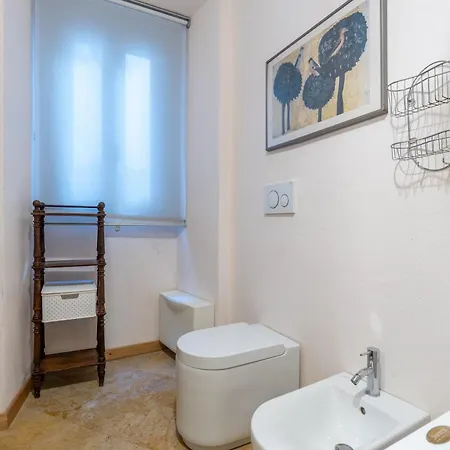 - A 7 Minuti A Piedi Dal Teatro Ariston Apartament
