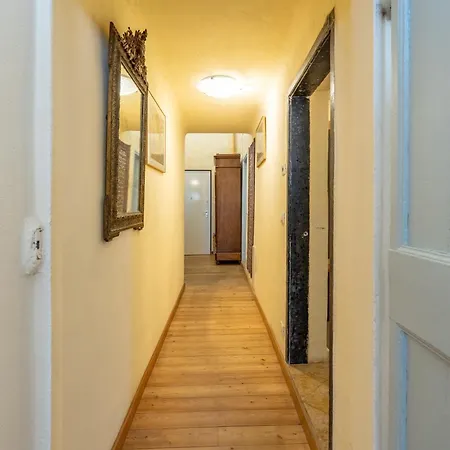 - A 7 Minuti A Piedi Dal Teatro Ariston Apartament